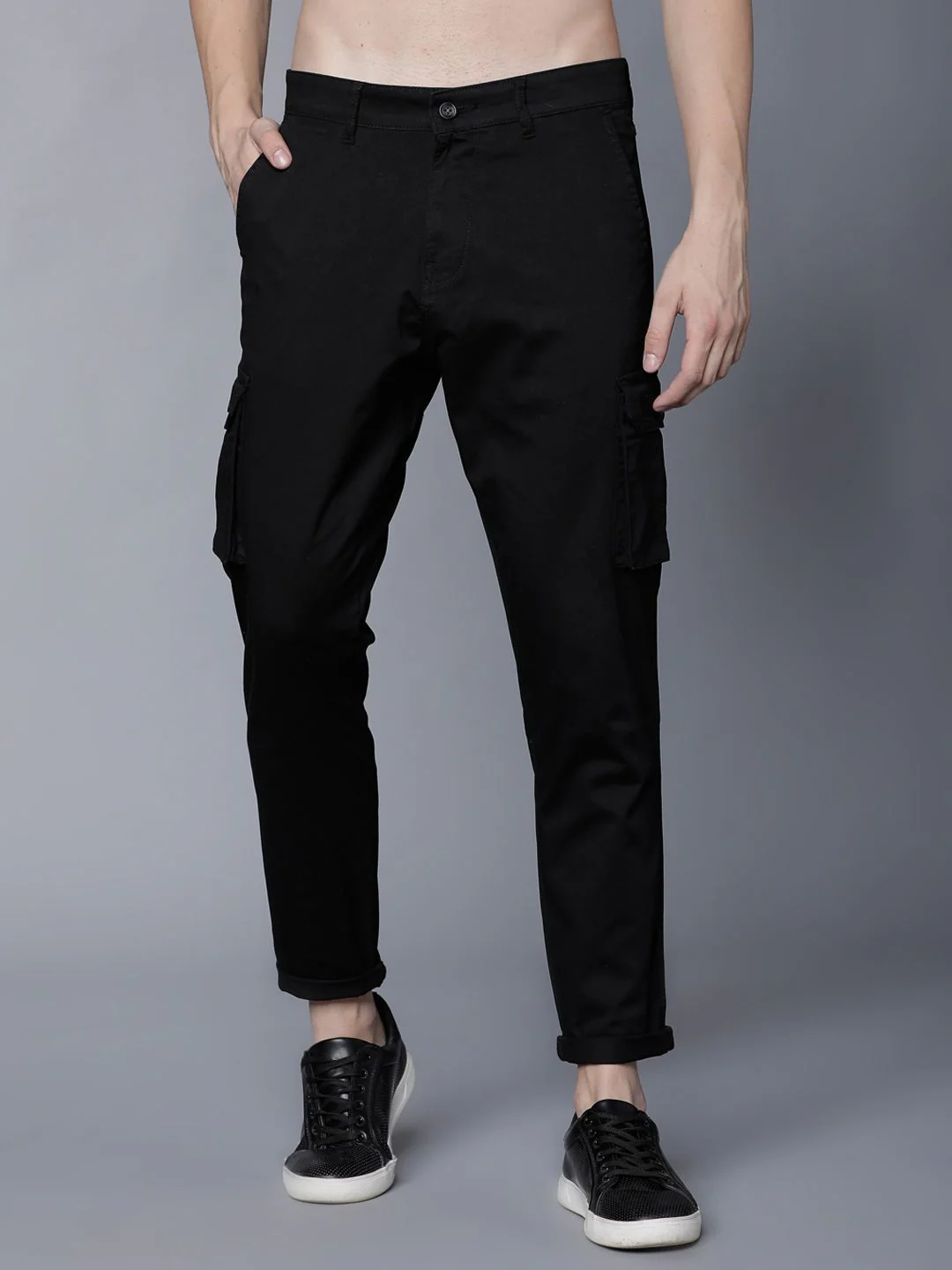 HIGHLANDER Men Black Slim Fit Solid Cargos