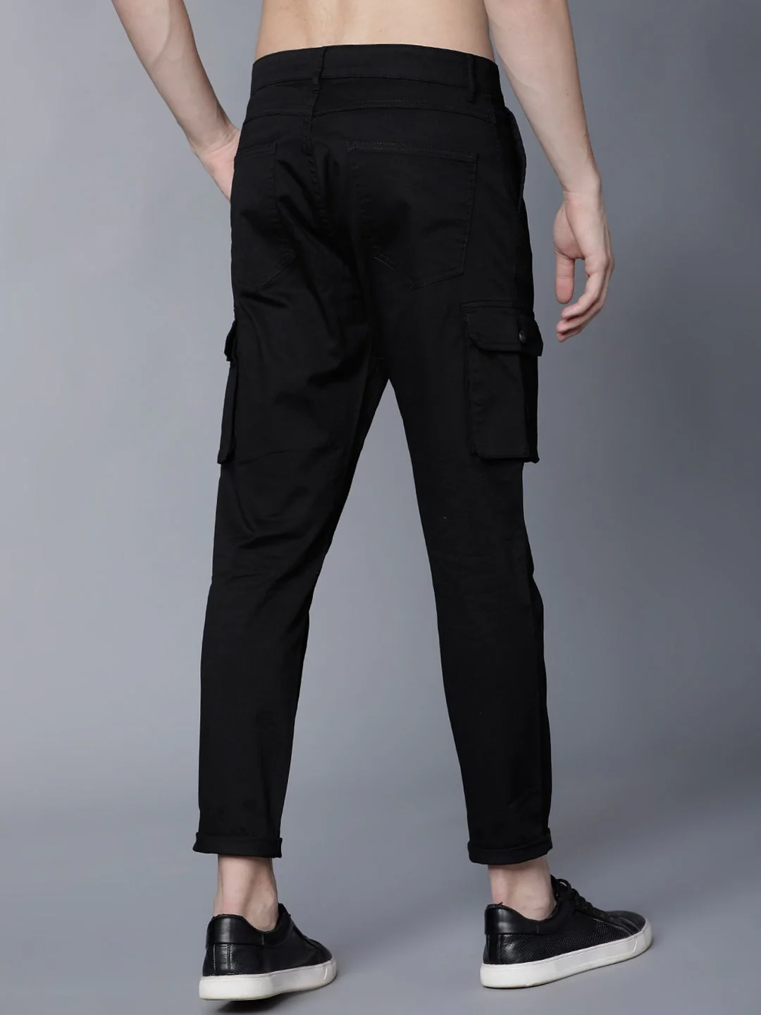 HIGHLANDER Men Black Slim Fit Solid Cargos - Image 3