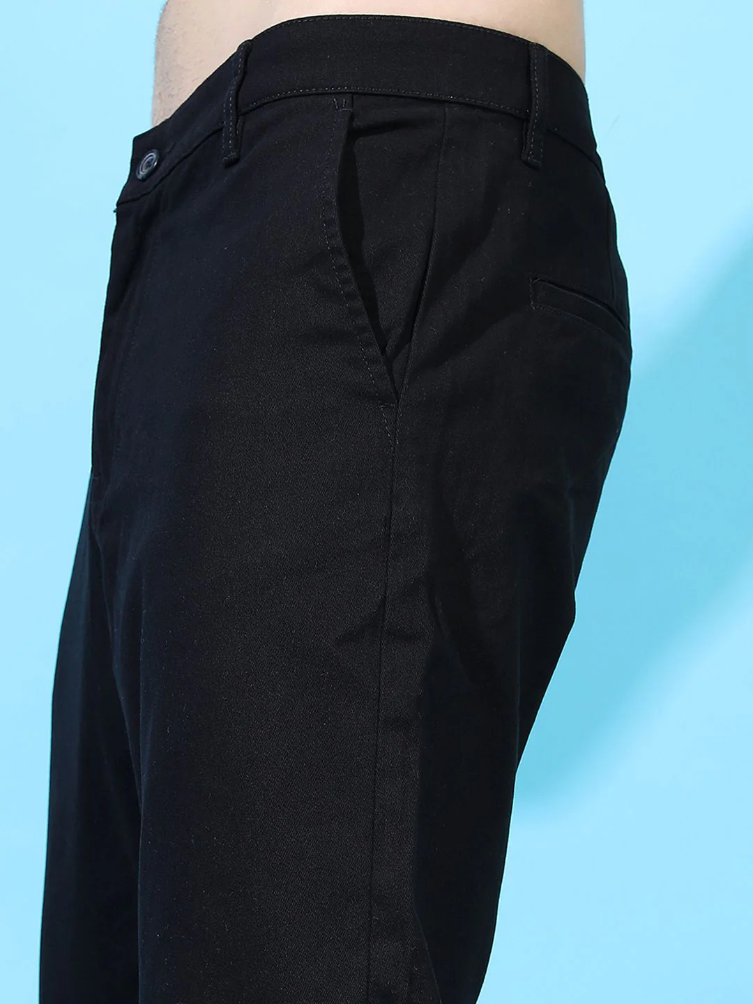 HIGHLANDER Men Black Tapered Fit Chinos - Image 5