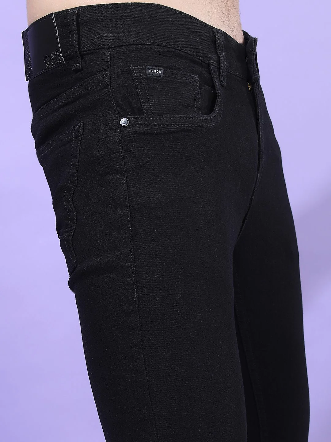 HIGHLANDER Men Black Tapered Fit Jeans - Image 5