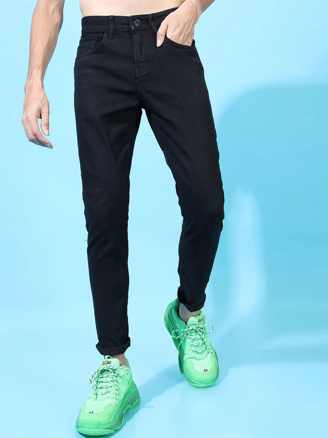 HIGHLANDER Men Black Tapered Fit Mid-Rise Clean Look Stretchable Jeans - Image 7