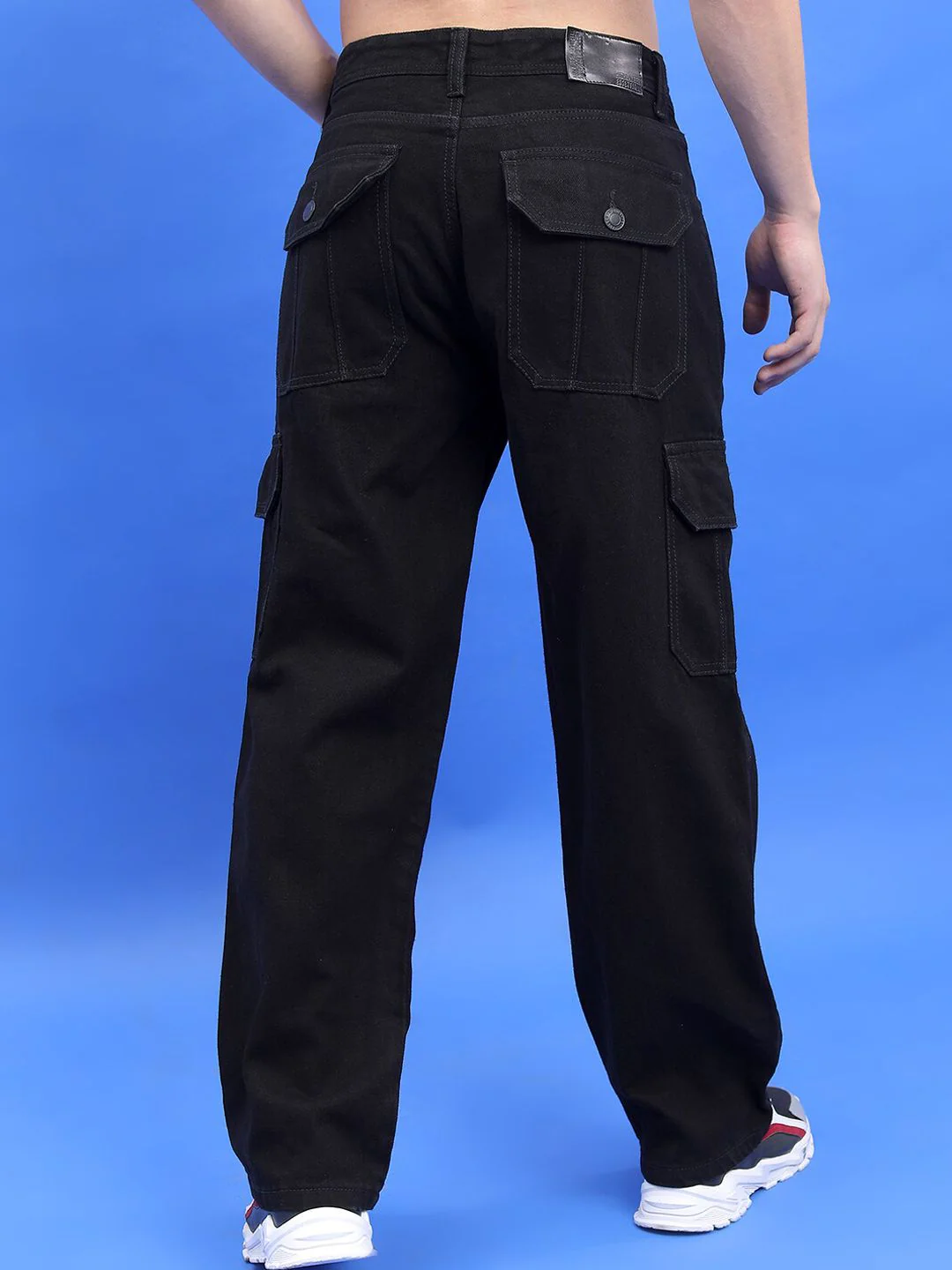 HIGHLANDER Men Black Wide Leg Clean Look Cargo Jeans - Image 5