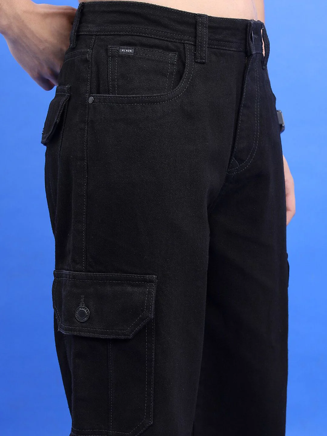 HIGHLANDER Men Black Wide Leg Clean Look Cargo Jeans - Image 7