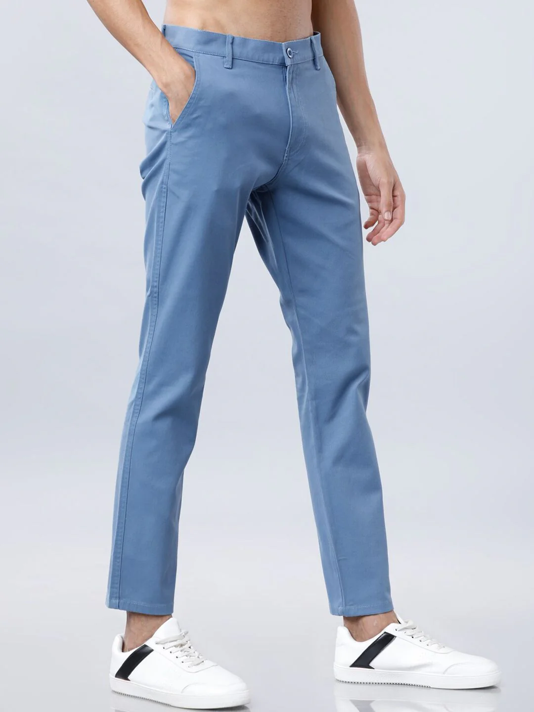 HIGHLANDER Men Blue Slim Fit Solid Chinos - Image 2