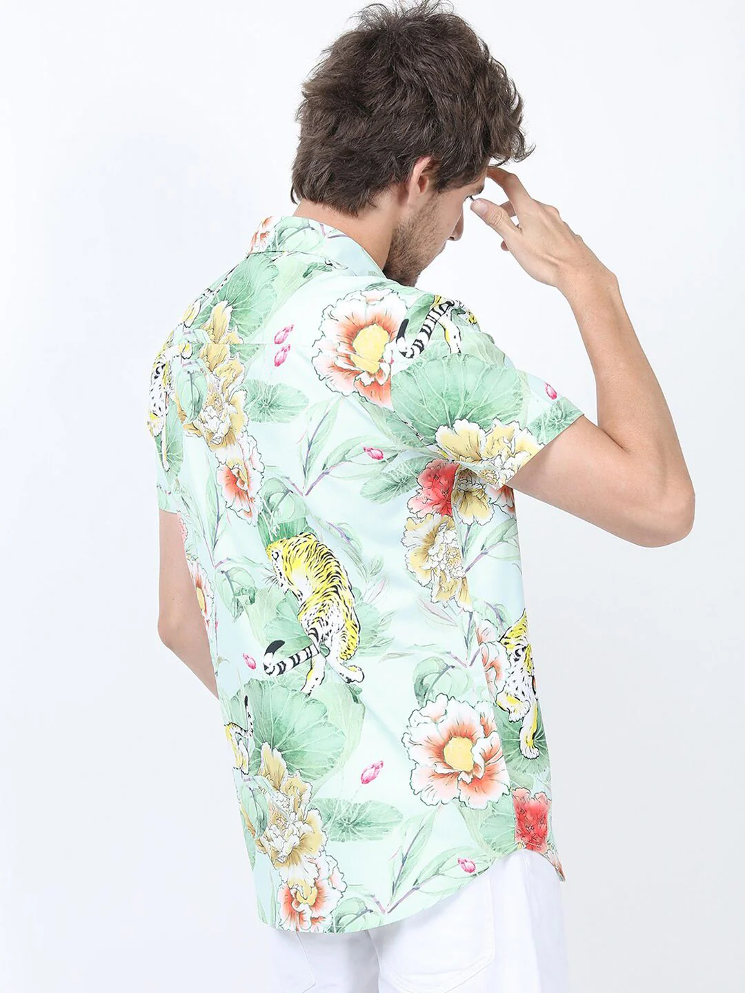 HIGHLANDER Men Green Floral Printed Casual Shirt - Image 5