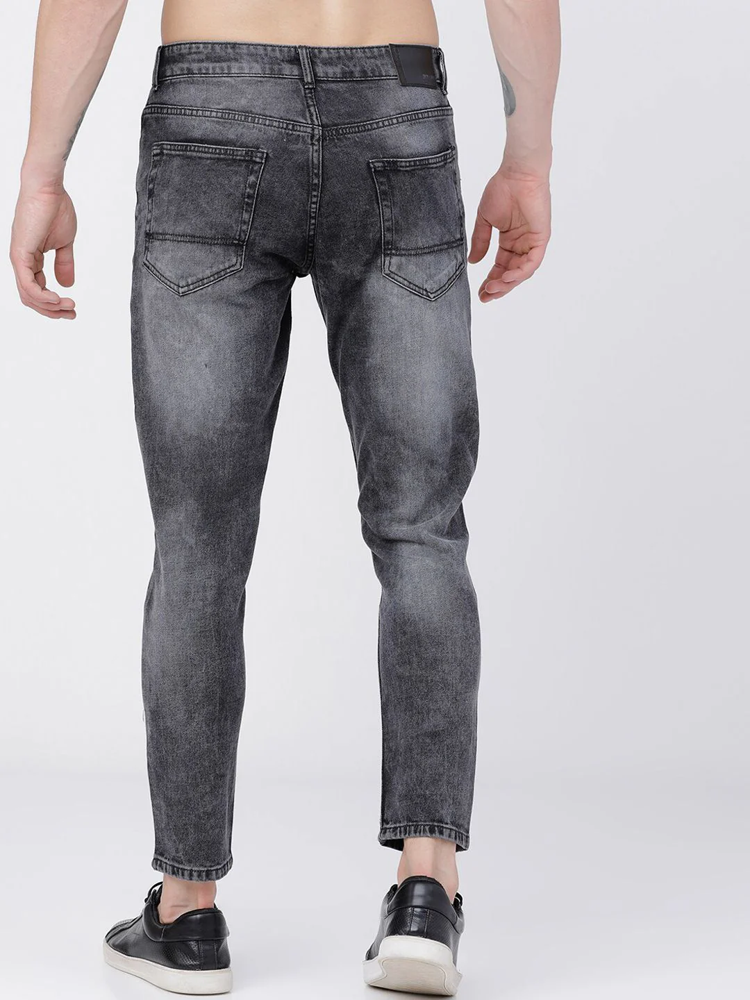 HIGHLANDER Men Grey Tapered Fit Mid-Rise Clean Look Stretchable Jeans - Image 5