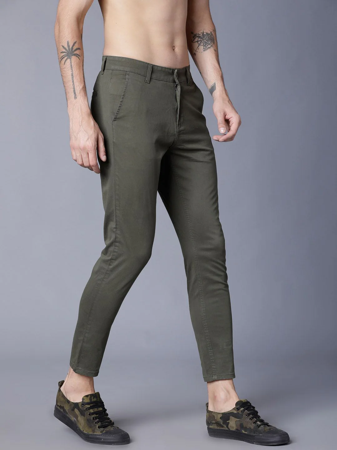 HIGHLANDER Men Olive Green Tapered Fit Chinos - Image 2