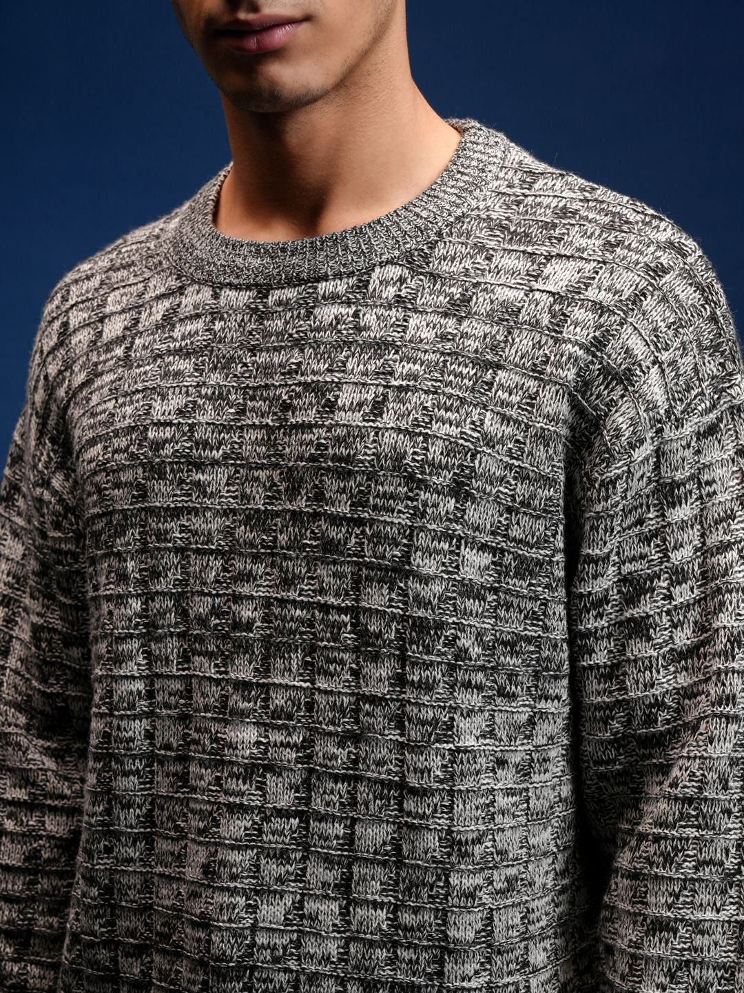 HIGHLANDER Men Round Neck Cable Knit Pullover - Image 3