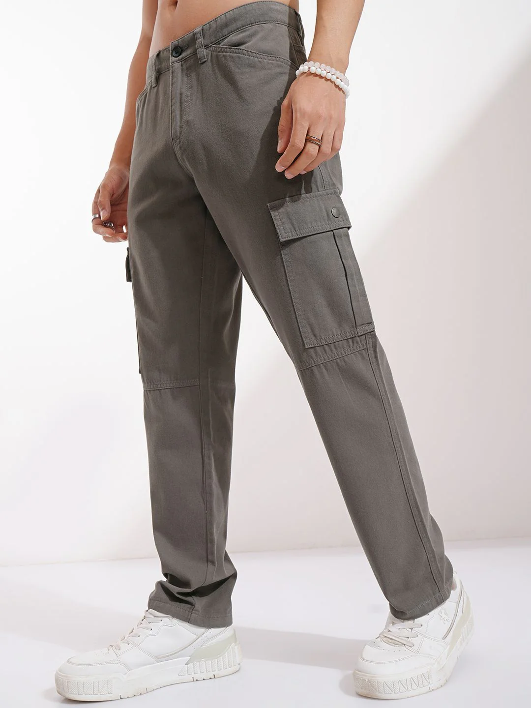 HIGHLANDER Men Straight Fit Easy Wash Cargos Trousers - Image 3