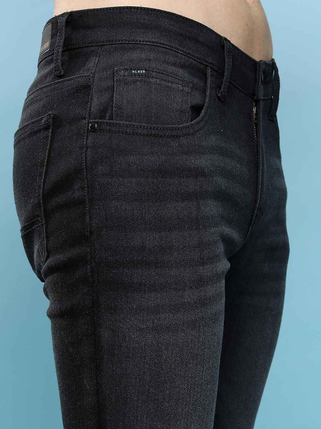 HIGHLANDER Men Tapered Fit Light Fade Stretchable Jeans - Image 6