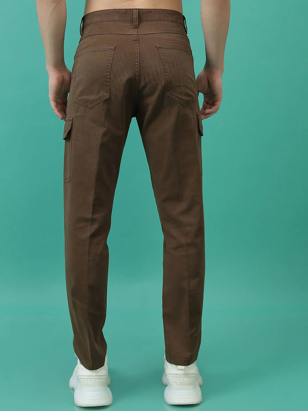 HIGHLANDER Men Tapered Fit Plain Mid-Rise Cotton Cargos - Image 5