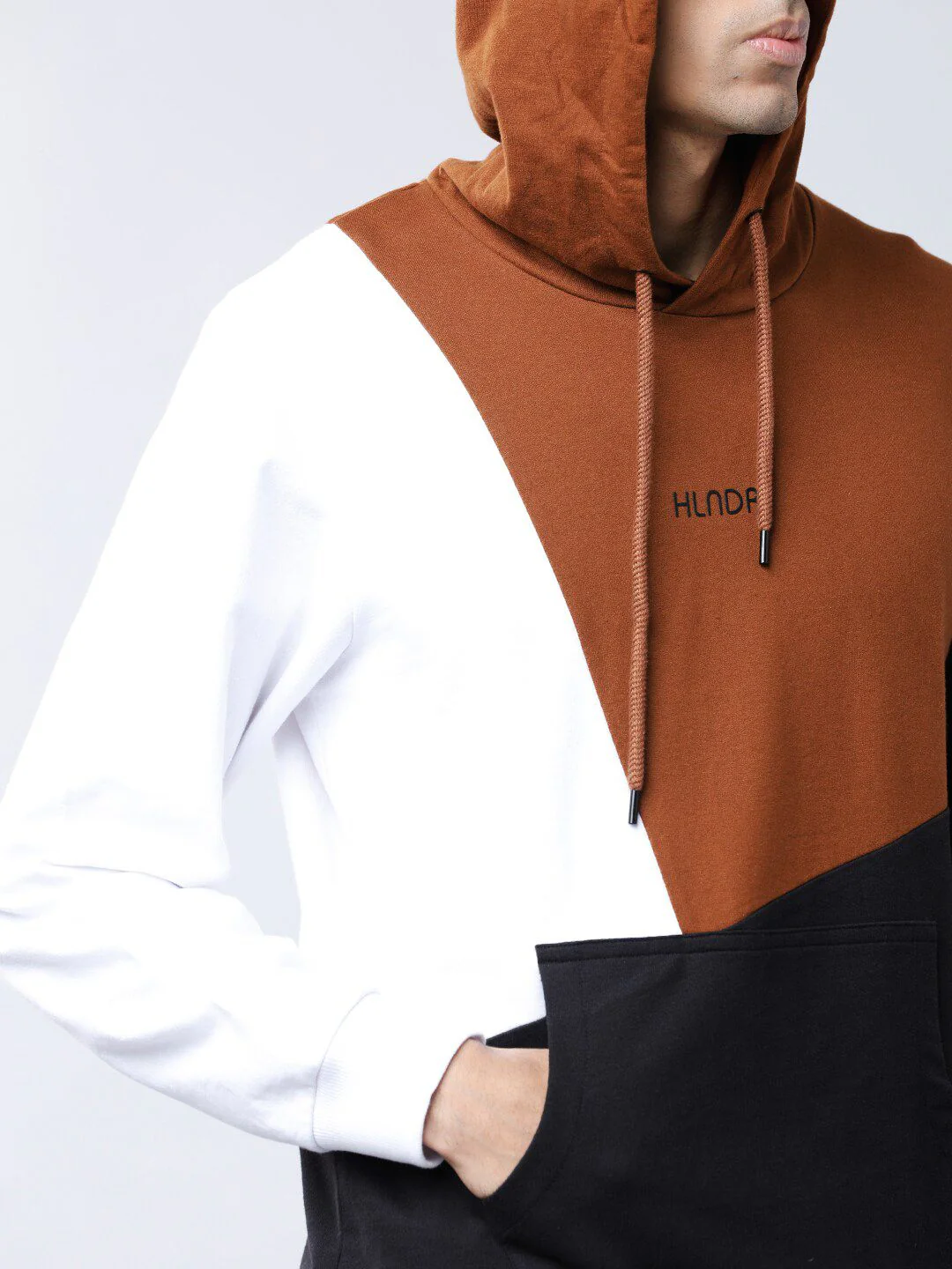 HIGHLANDER Men White & Brown Colourblocked Hooded Sweatshirt - Image 2