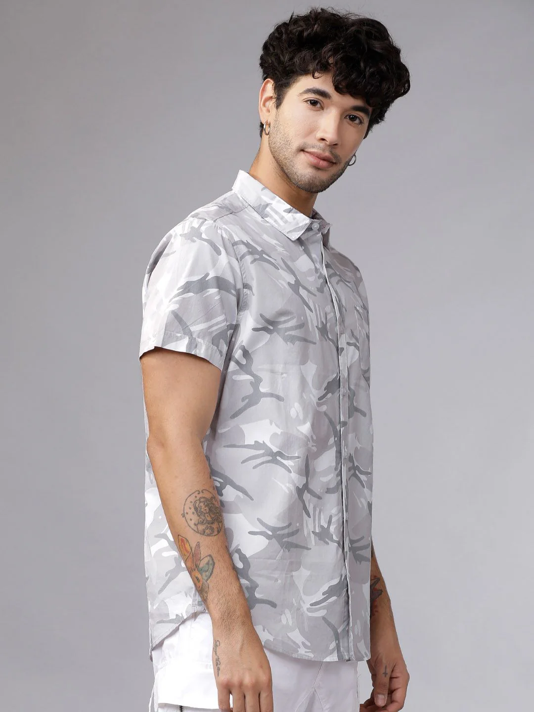 HIGHLANDER Men White & Grey Slim Fit Camouflage Printed Casual Shirt - Image 3