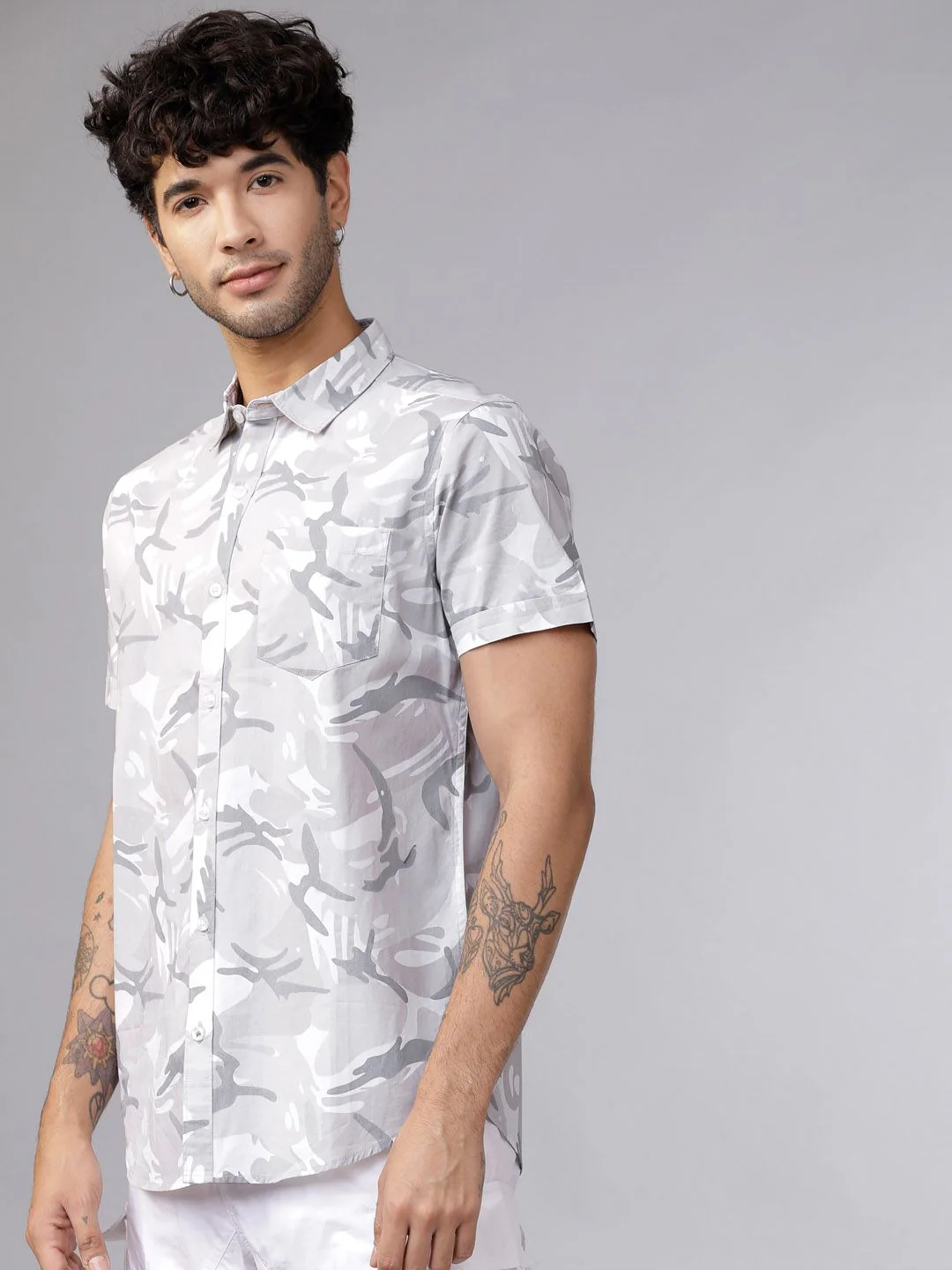 HIGHLANDER Men White & Grey Slim Fit Camouflage Printed Casual Shirt - Image 5