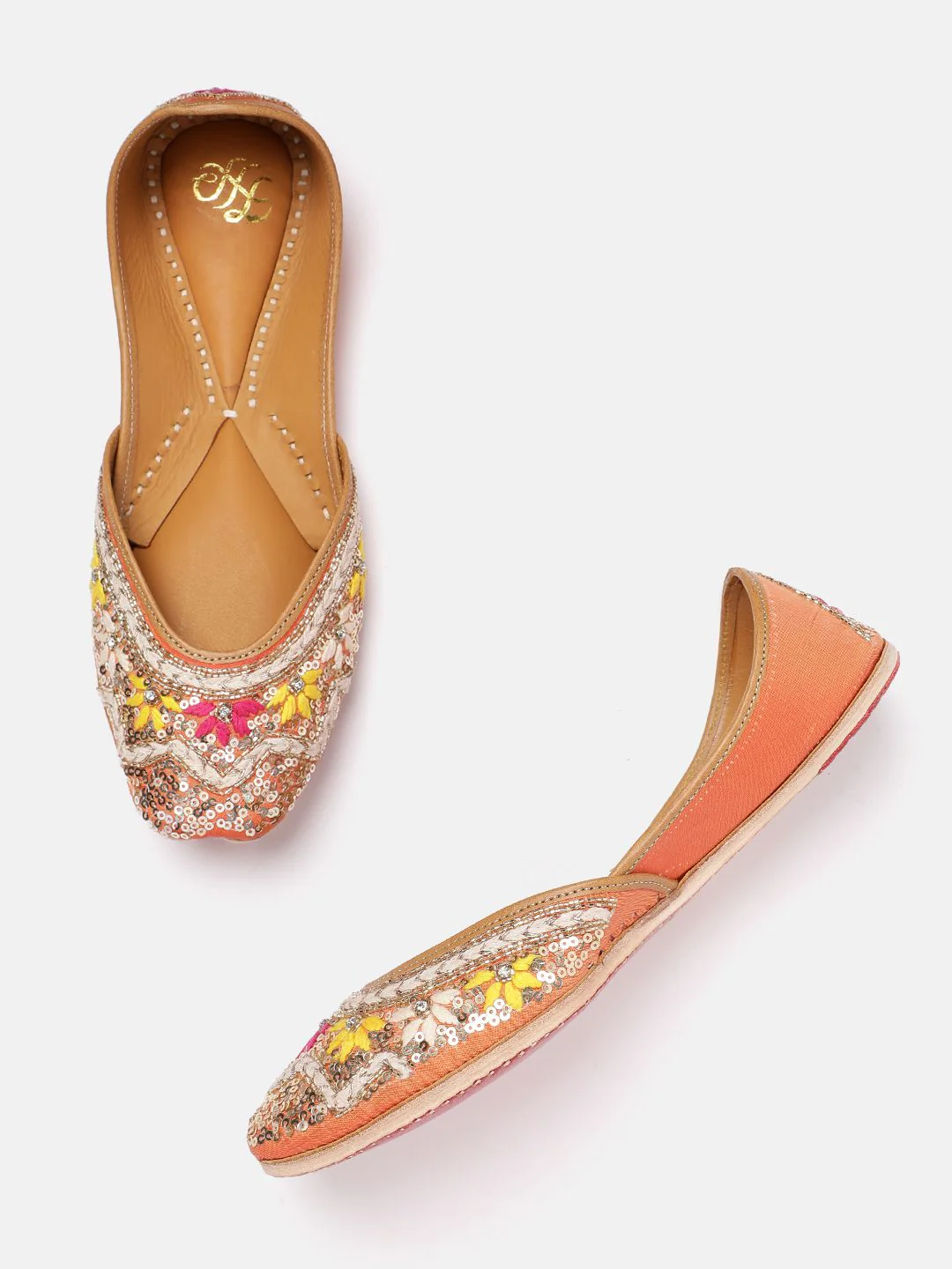 House of Pataudi Embroidered Detailed Mojaris - Image 2