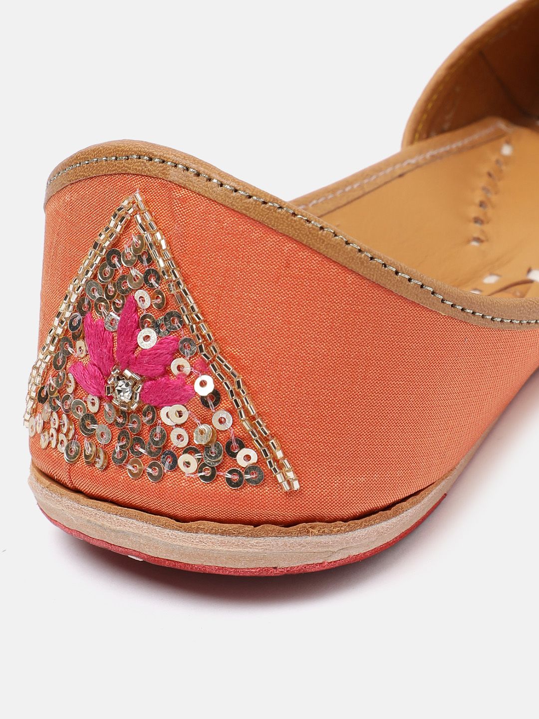 House of Pataudi Embroidered Detailed Mojaris - Image 4