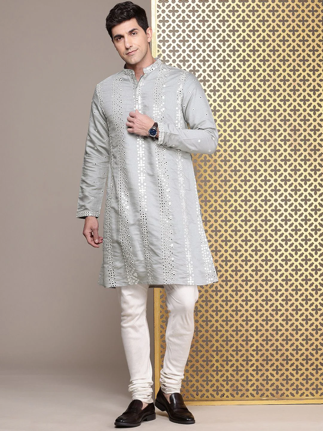 House of Pataudi Geometric Embroidered Mandarin Collar Mirror Work Jashn Kurta - Image 3