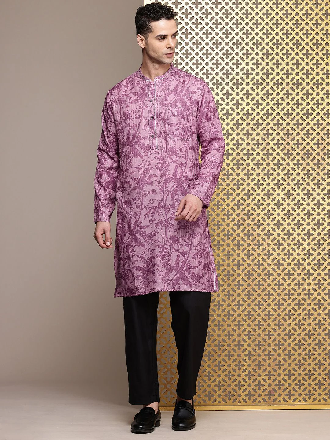 House of Pataudi Jashn Floral Printed Sequinned Kurta - Image 3