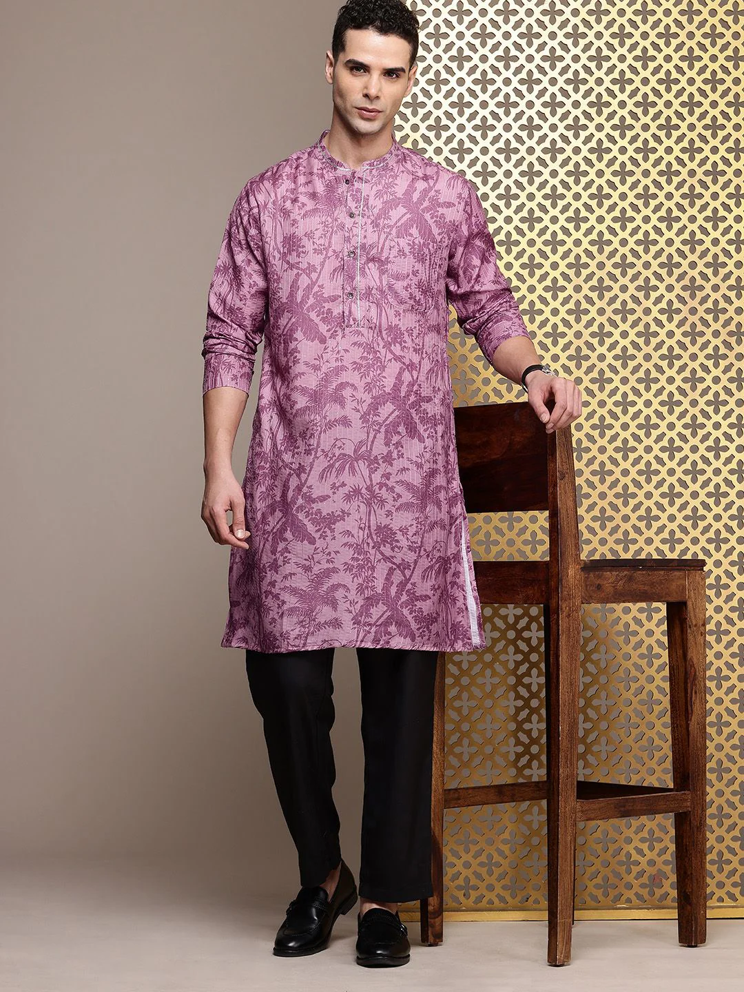 House of Pataudi Jashn Floral Printed Sequinned Kurta - Image 6