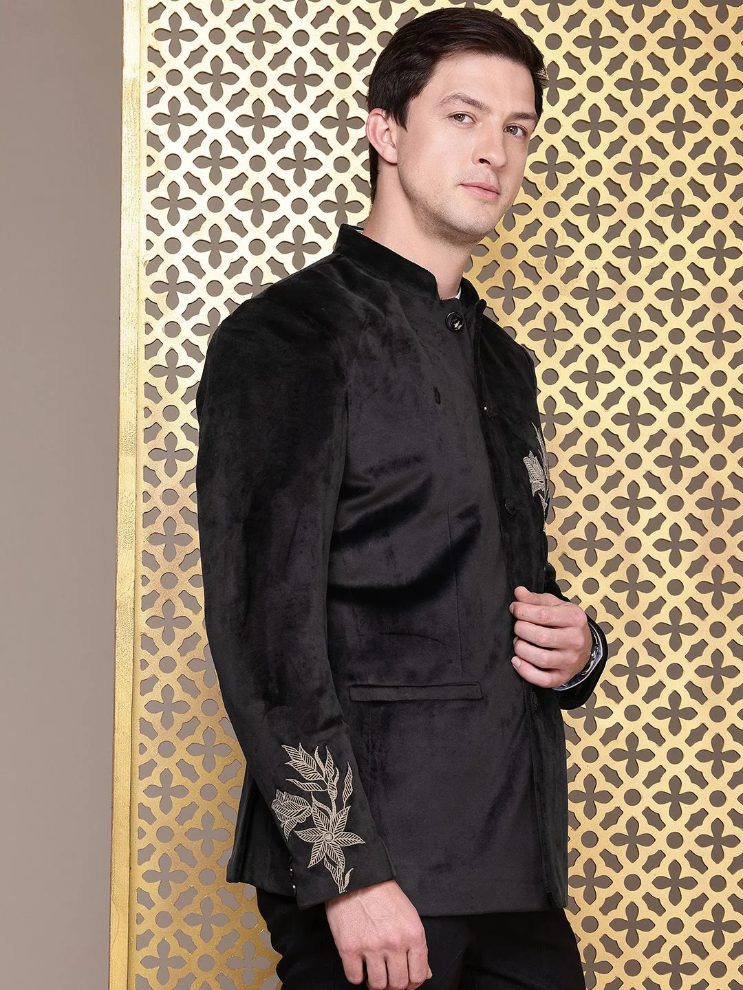 House of Pataudi Jashn Floral Zari Work Velvet Bandhgala Party Blazer - Image 5