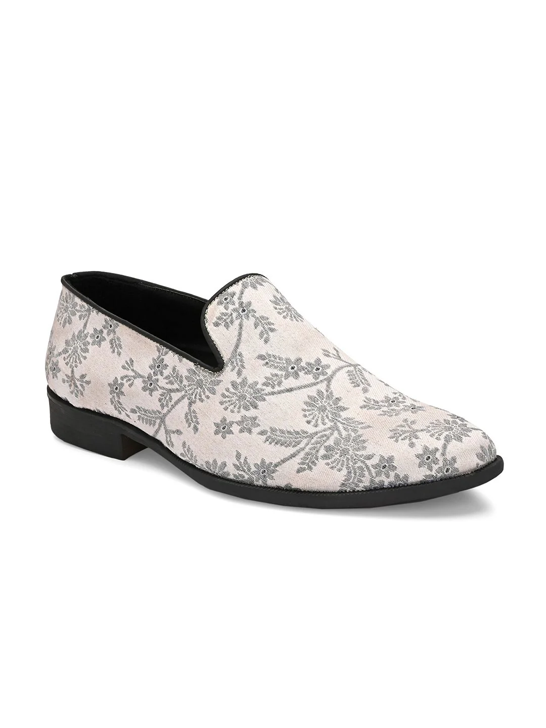 House of Pataudi Men Embroidered Casual Slip On Mojaris - Image 2