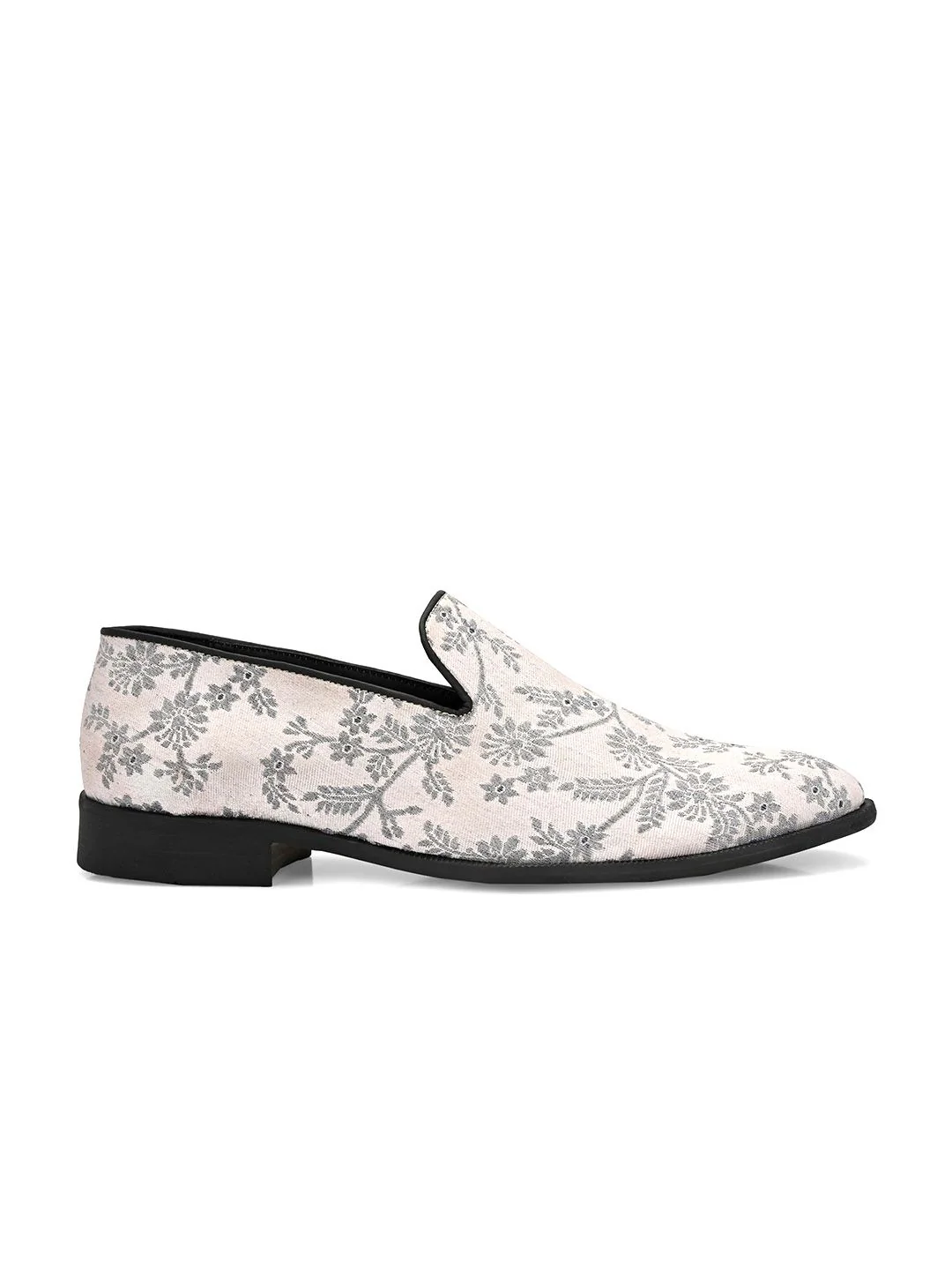 House of Pataudi Men Embroidered Casual Slip On Mojaris - Image 5