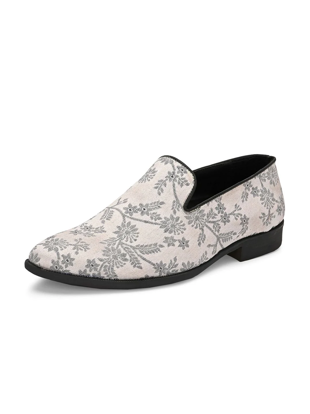House of Pataudi Men Embroidered Casual Slip On Mojaris - Image 7