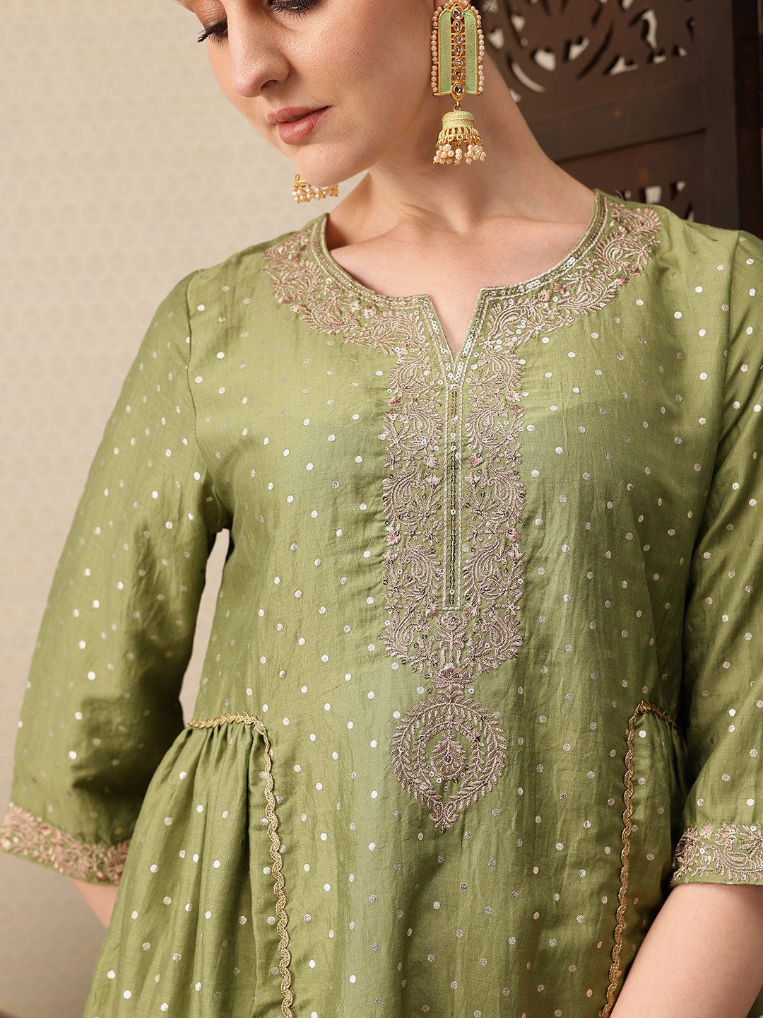 House of Pataudi Polka Dot Printed Sequinned A-Line Jashn Kurta - Image 2