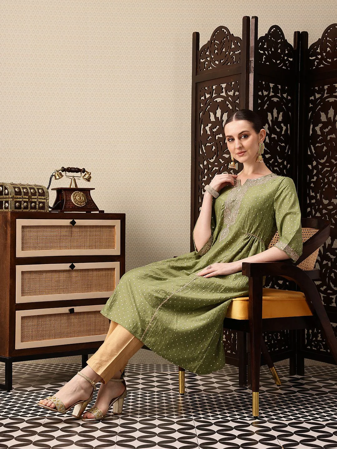 House of Pataudi Polka Dot Printed Sequinned A-Line Jashn Kurta - Image 6