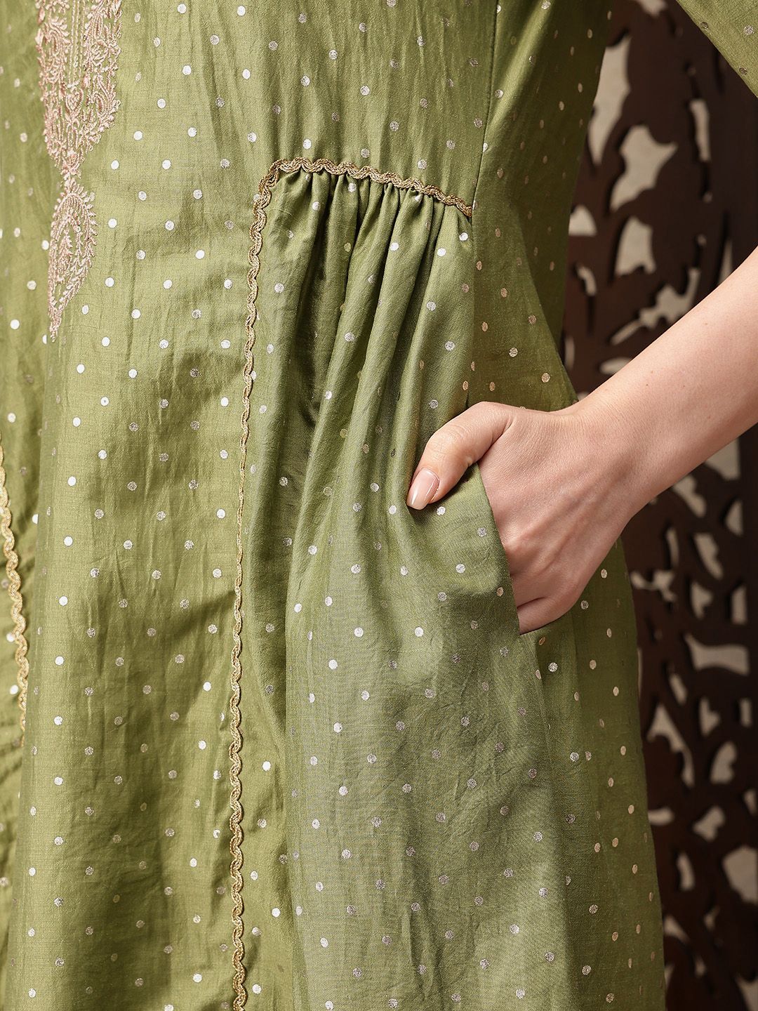 House of Pataudi Polka Dot Printed Sequinned A-Line Jashn Kurta - Image 7