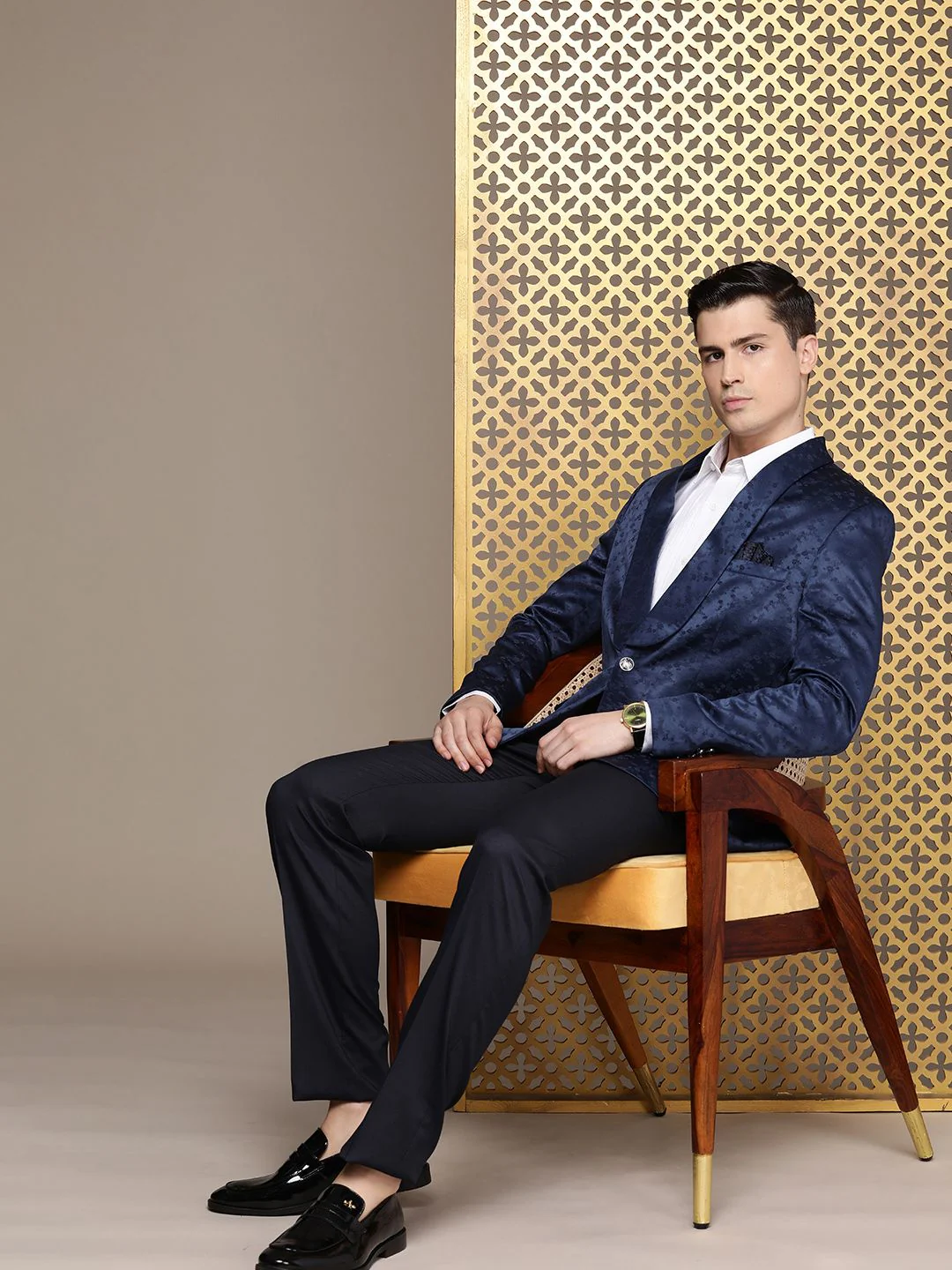 House of Pataudi Tailored Floral Self Design Velvet Finish Single-Breasted Party Blazer - Image 6