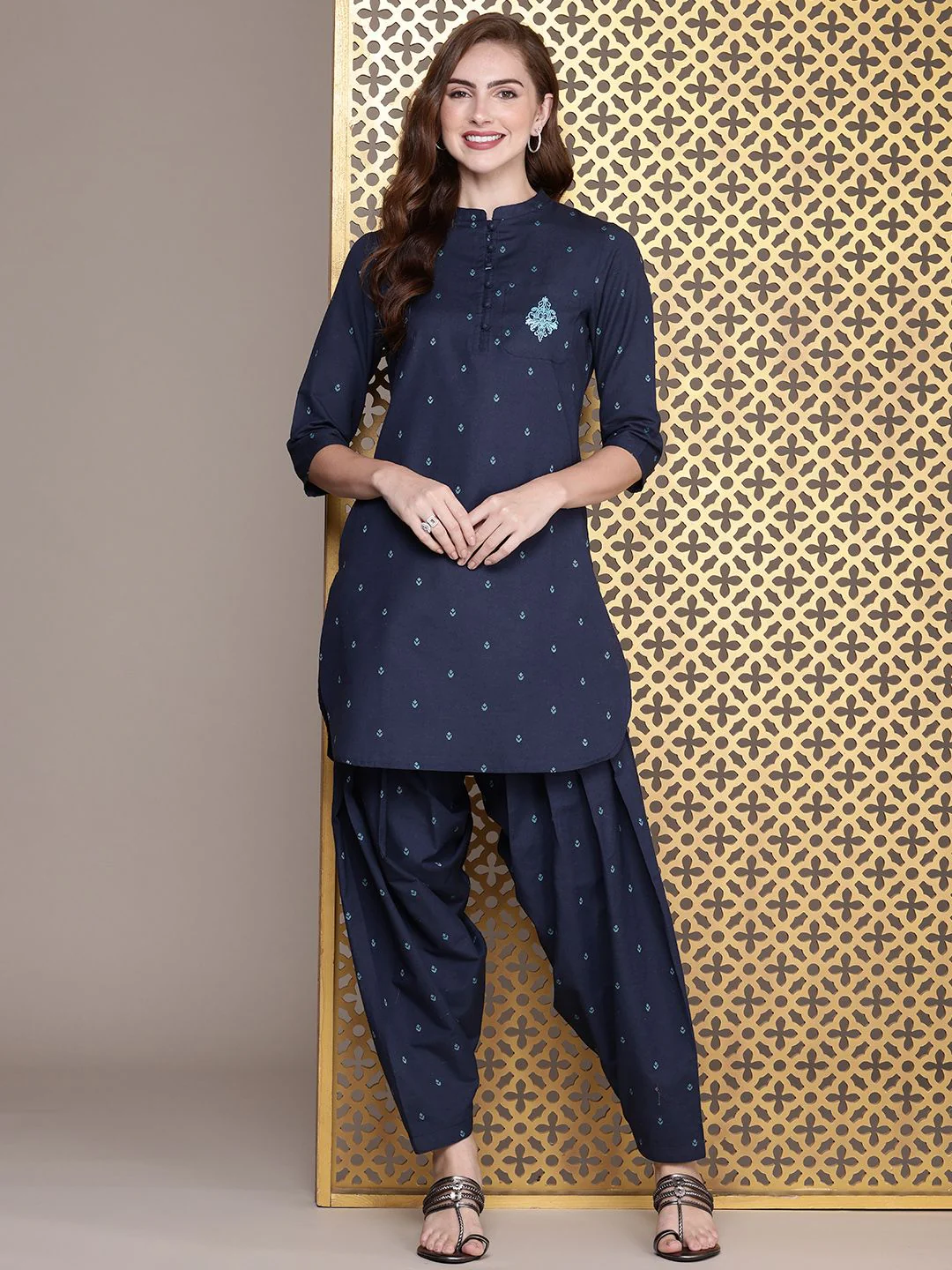 House of Pataudi Women Woven design Regular Jashn Kurta with Patiala - Image 4