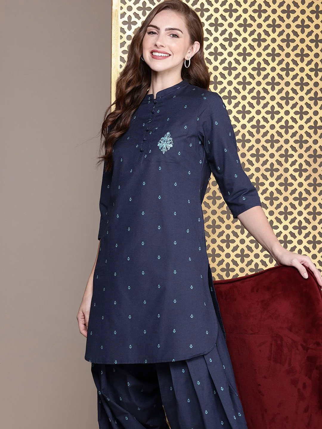 House of Pataudi Women Woven design Regular Jashn Kurta with Patiala - Image 5