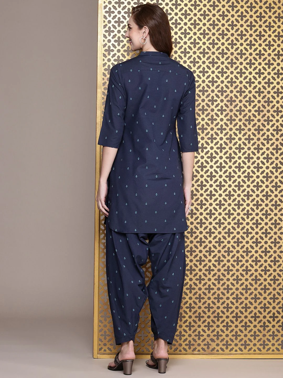 House of Pataudi Women Woven design Regular Jashn Kurta with Patiala - Image 7