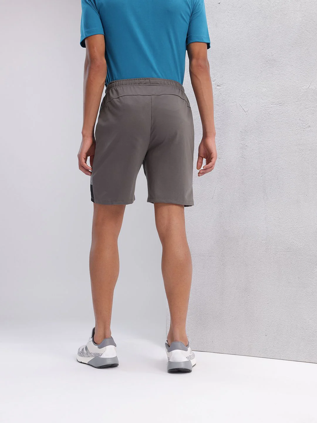 HRX by Hrithik Roshan Men Brand Logo Print Detail Regular Fit Lifestyle Shorts - Image 5