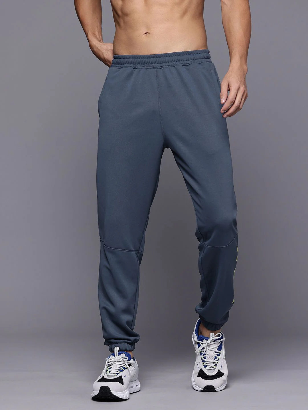 HRX by Hrithik Roshan Men Brand Logo Printed Rapid Dry Training Joggers - Image 2