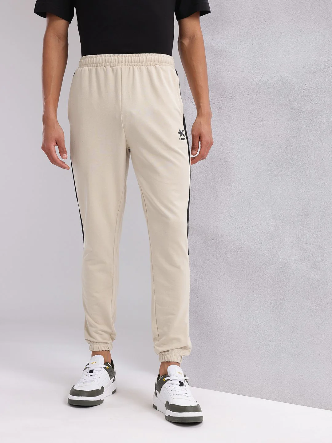 HRX by Hrithik Roshan Men Contrast Panel Lifestyle Joggers - Image 2