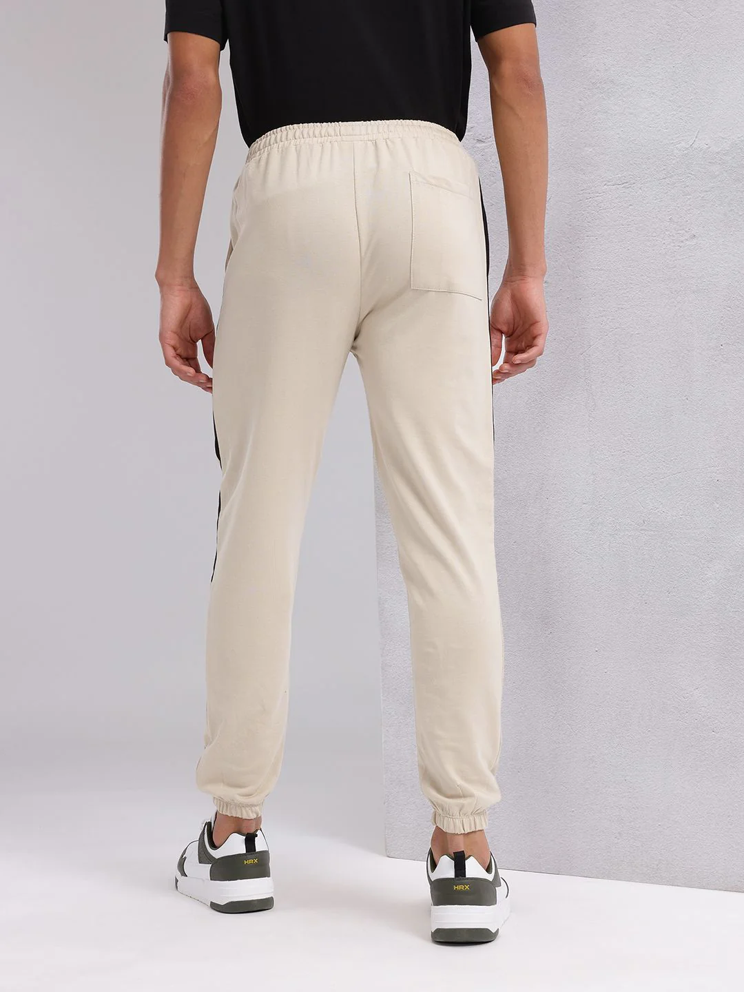 HRX by Hrithik Roshan Men Contrast Panel Lifestyle Joggers - Image 5