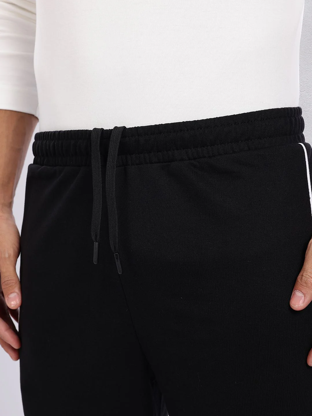 HRX by Hrithik Roshan Men Mid-Rise Lifestyle Shorts with Contrast Piping - Image 7