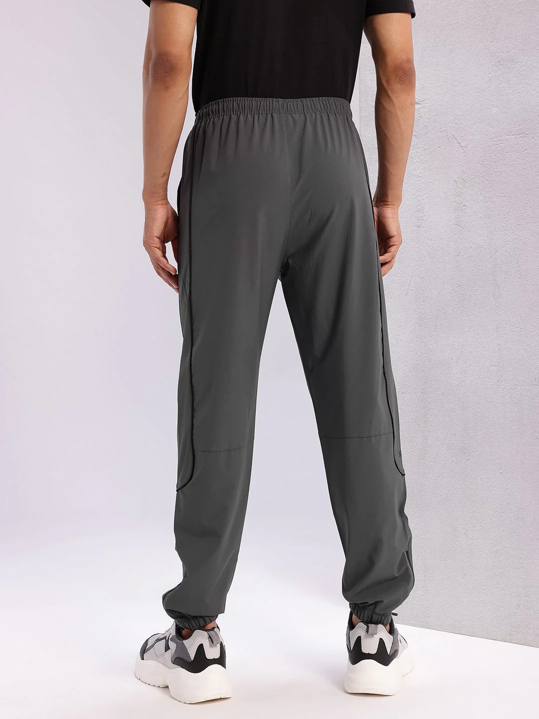 HRX by Hrithik Roshan Men Mid-Rise Rapid-Dry Paneled Lifestyle Joggers - Image 3