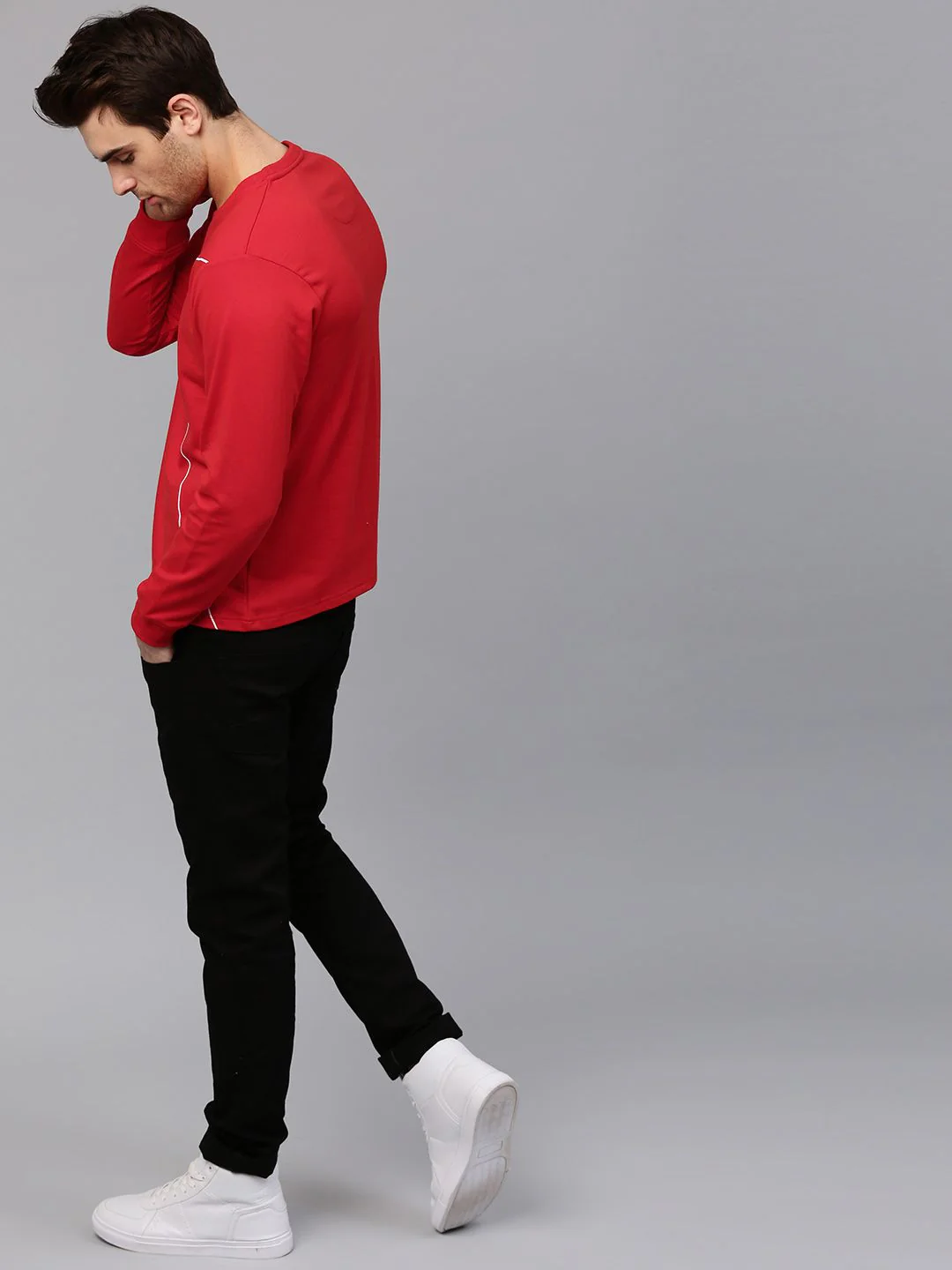 HRX by Hrithik Roshan Men Red Solid Sweatshirt - Image 4