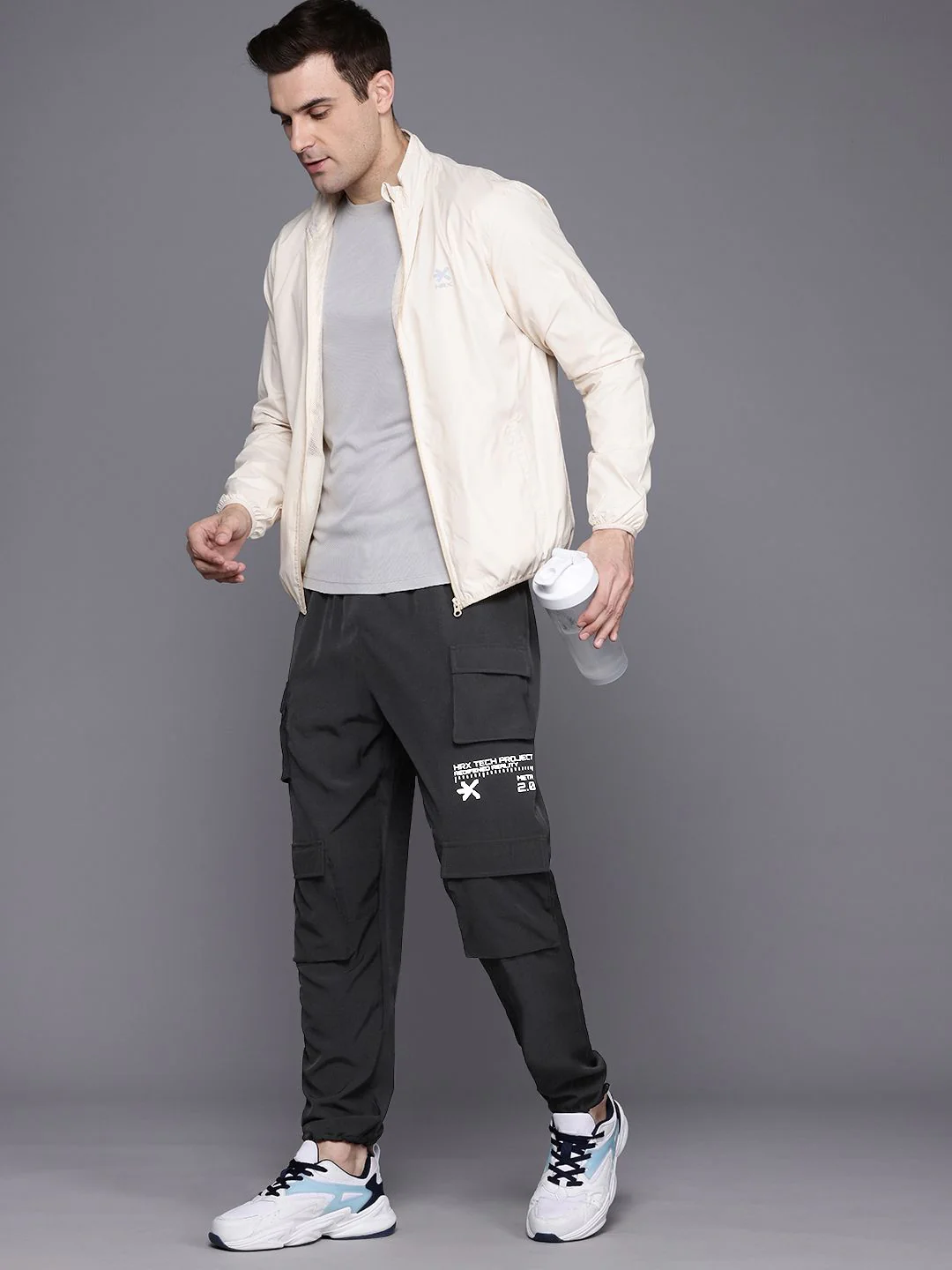 HRX by Hrithik Roshan Men Regular Fit Lifestyle Cargo Style Joggers - Image 5