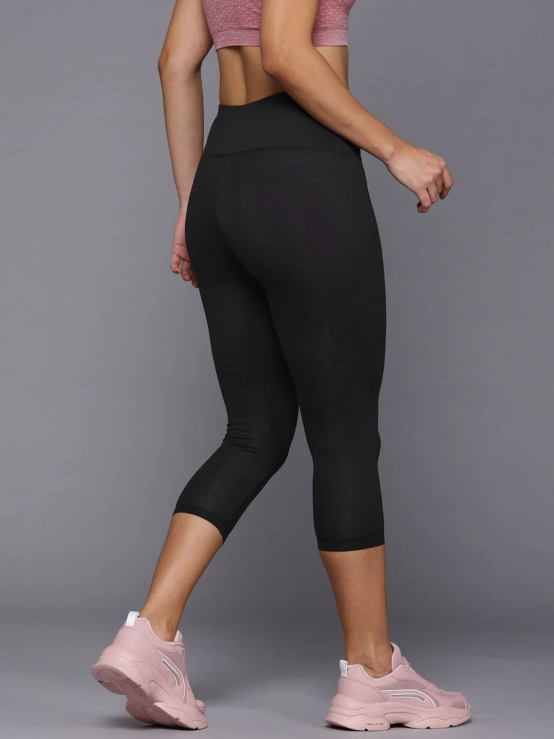 HRX by Hrithik Roshan Women Brand Logo Print Detail Three-Fourth Lifestyle Tights - Image 3