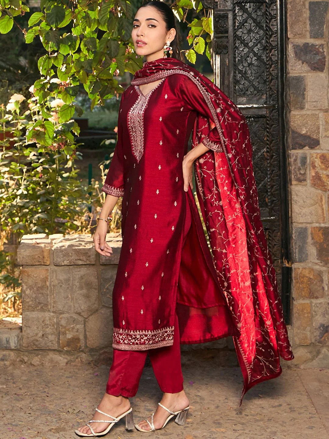Indo Era Ethnic Motifs Embroidered V-Neck Thread Work Kurta with Trousers & Dupatta - Image 3