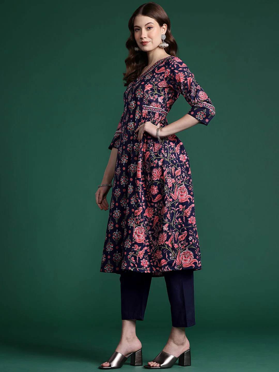 Indo Era Floral Printed Panelled Gotta Patti Pure Cotton Kurta With Trousers & Dupatta - Image 4