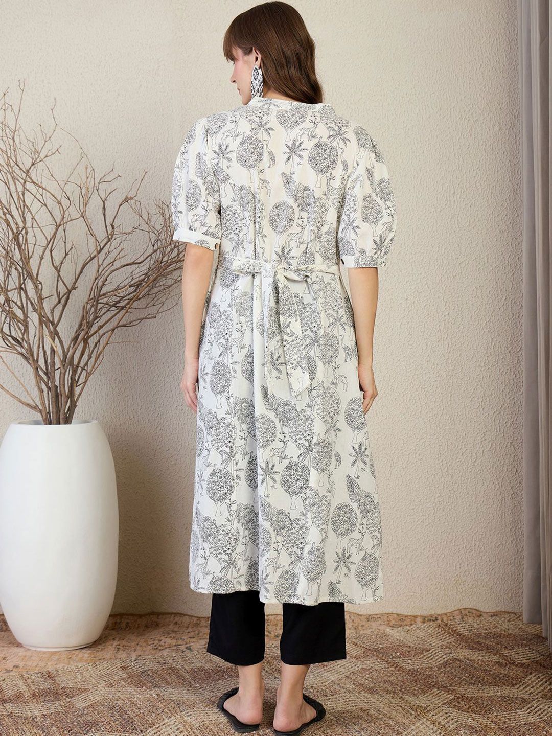 Indo Era Floral Printed Round Neck A-Line Kurta - Image 4