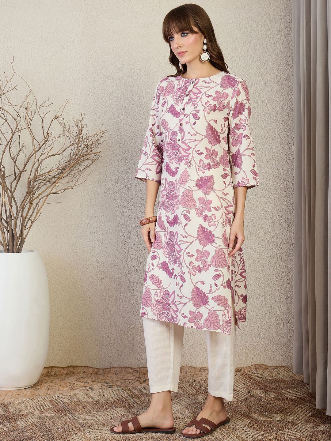 Indo Era Floral Printed Round Neck Straight Kurta - Image 5