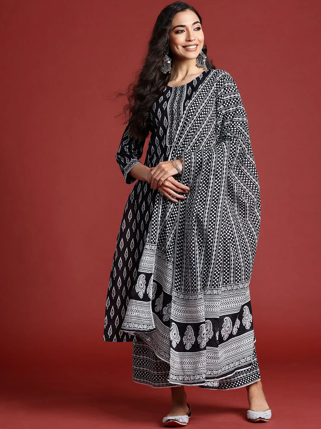 Indo Era Printed Mirror Work Pure Cotton Kurta With Palazzos & Dupatta - Image 4