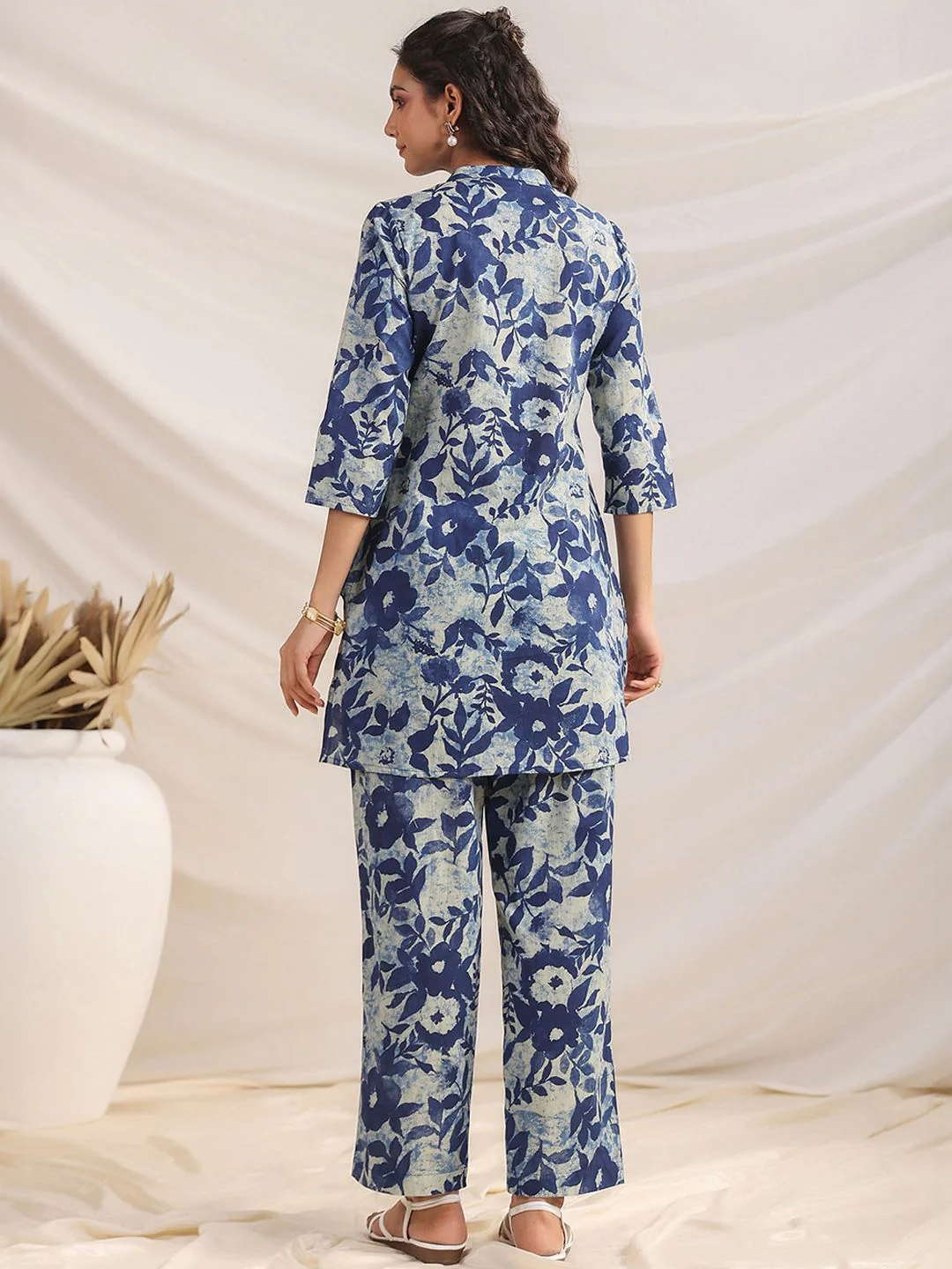 Janasya Women's Indigo Pure Cotton Floral Printed Regular Co-ord Set - Image 4