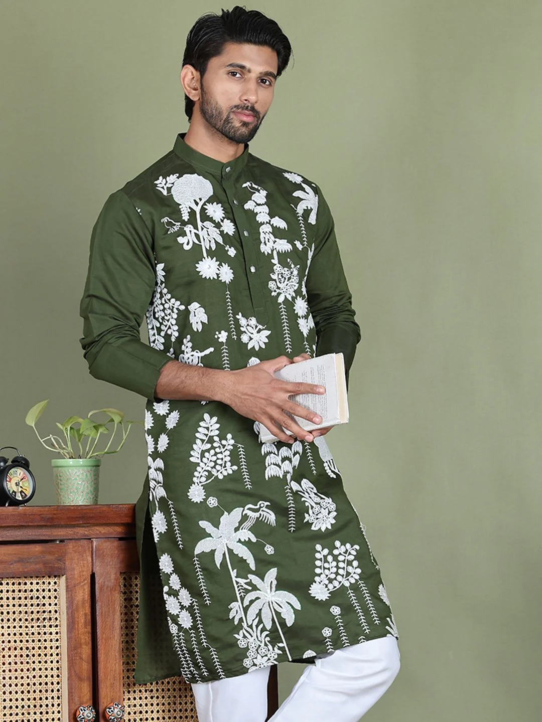 Jompers Floral Embroidered Chikankari Mandarin Collar Straight  Kurta